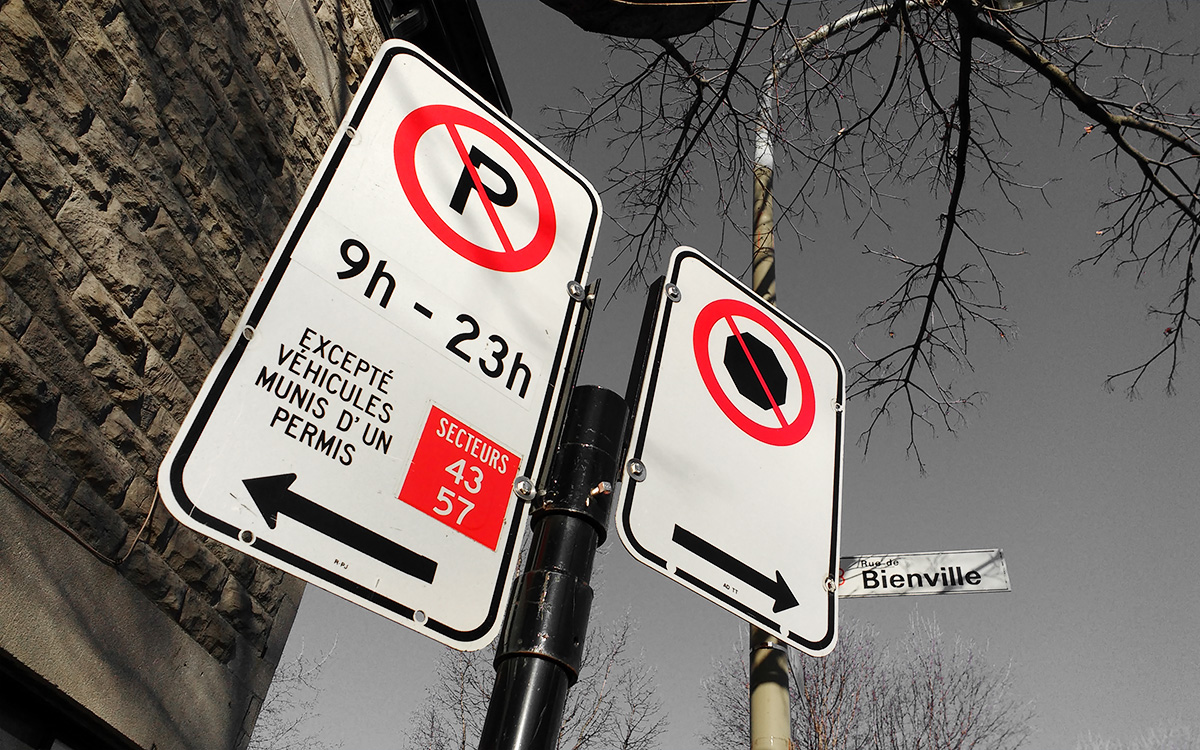 Décrypter les panneaux de stationnement à Montréal
